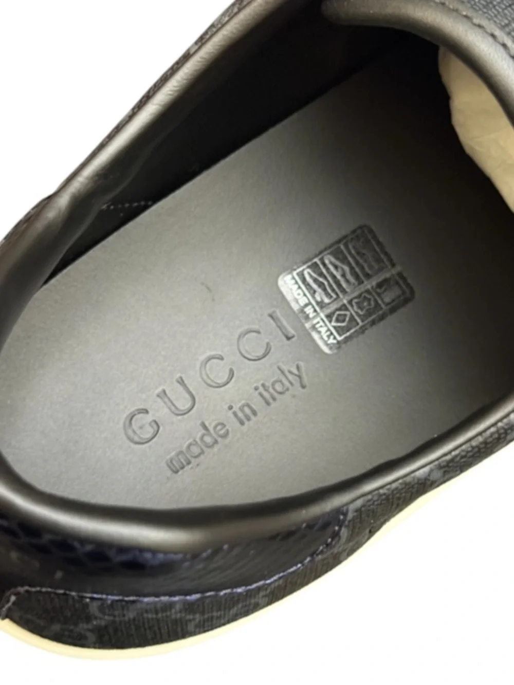GUCCI - BLACK GREY COATED CANVAS LEATHER “ACE GG SUPREME” SNEAKERS